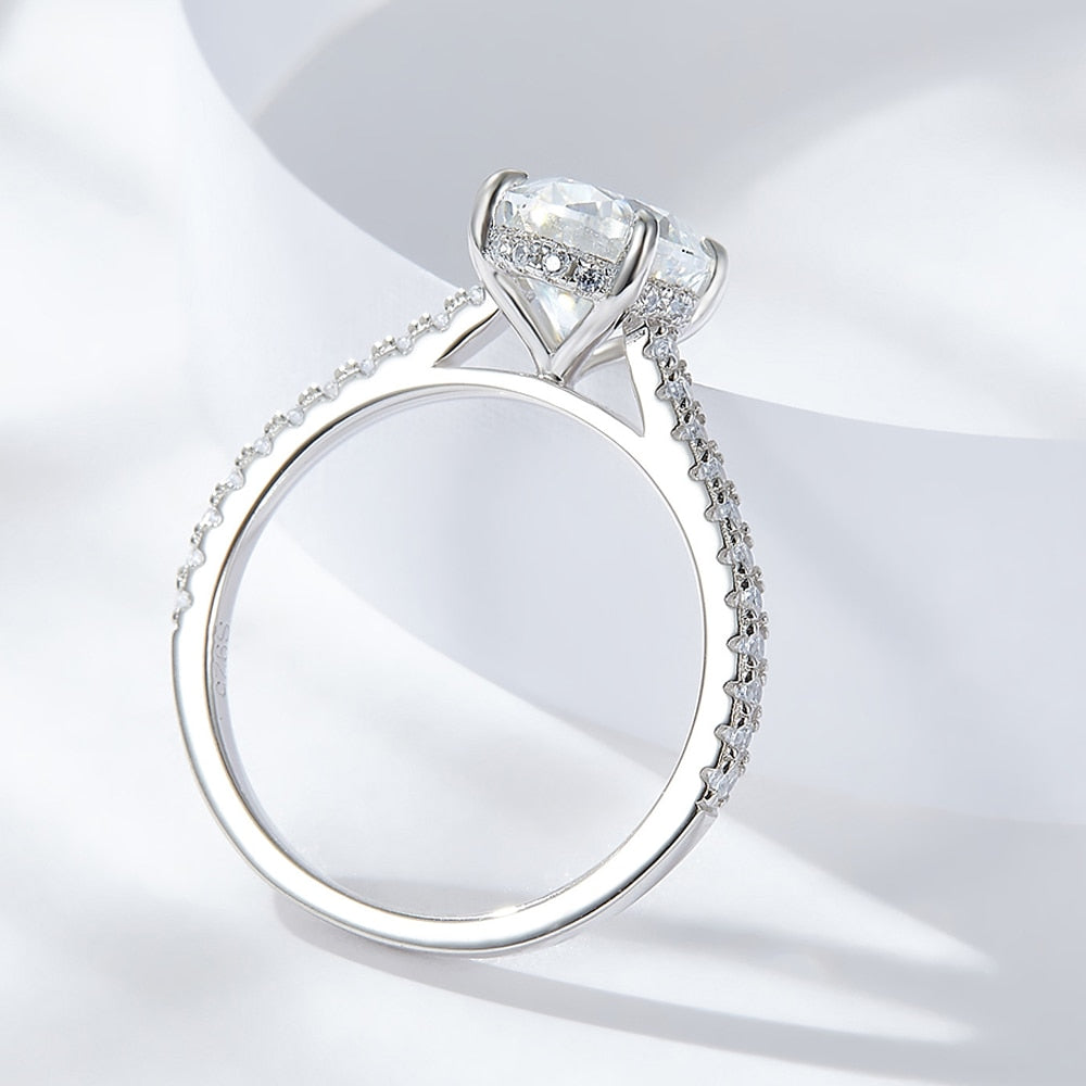 Oval Cut. Luxury Full Moissanite Engagement Rings. 2.0 Carat. D VVS1.