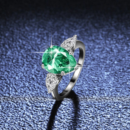 Elegant Green Moissanite Engagement Rings. 4.0 Carat.