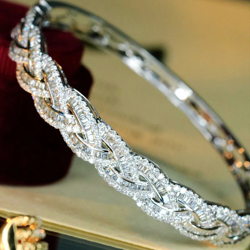 Luxurious Natural Diamond Bangle. Total 2.70 Carat.