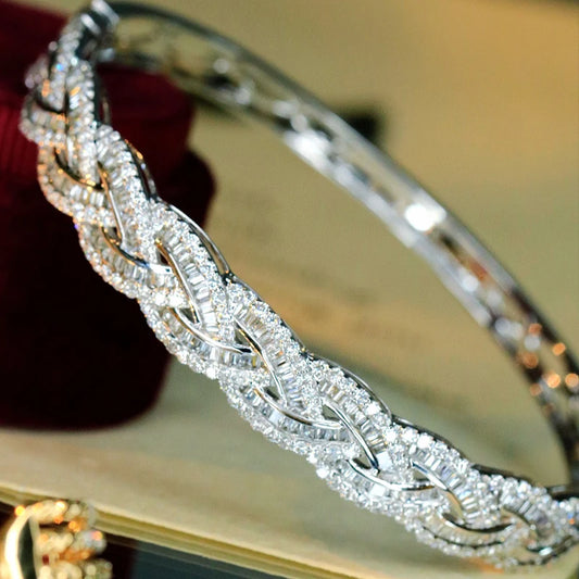 Luxurious Natural Diamond Bangle. Total 2.70 Carat.