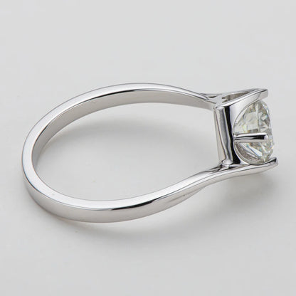 Elegant Moissanite Engagement Rings. 1.0 Carat D VVS1. 18K Gold Plated Silver.
