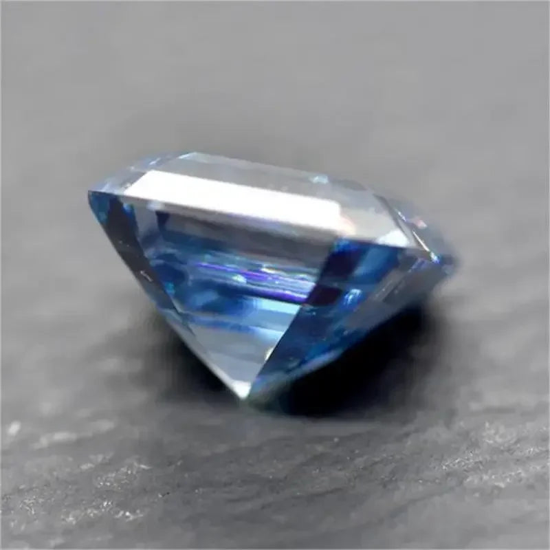 Farbiger Moissanit. Saphirblaue Farbe. Asscher-Schnitt. 1,0 bis 5,0 Karat.