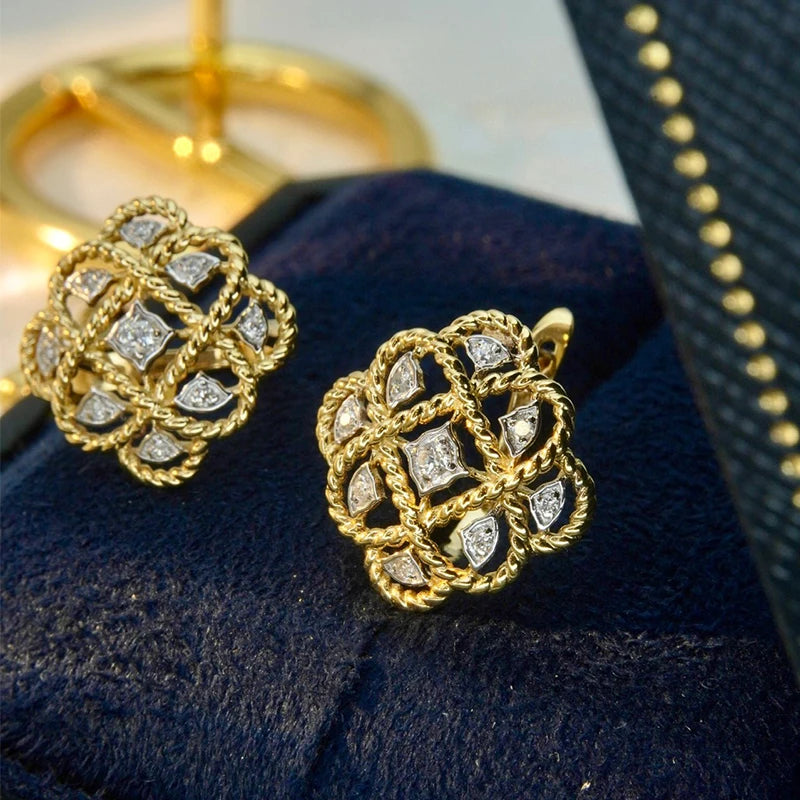 Elegant Natural Diamond Earrings - 18K Yellow Gold.
