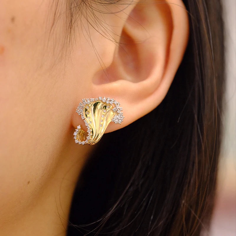 Elegant Diamond Earrings. 0.72 Carat. Natural Diamond Jewelry.