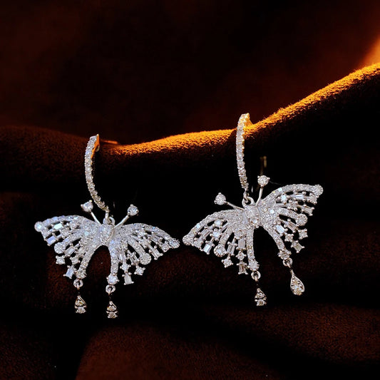 Fine Diamond Jewelry. Natural Diamond Earrings. 1.30 Carat.