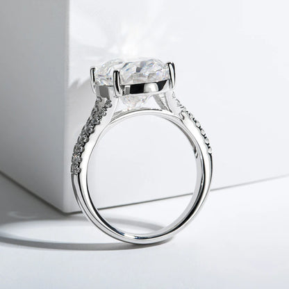 Luxury 8.0 Carat Moissanite Diamond Engagement Ring.