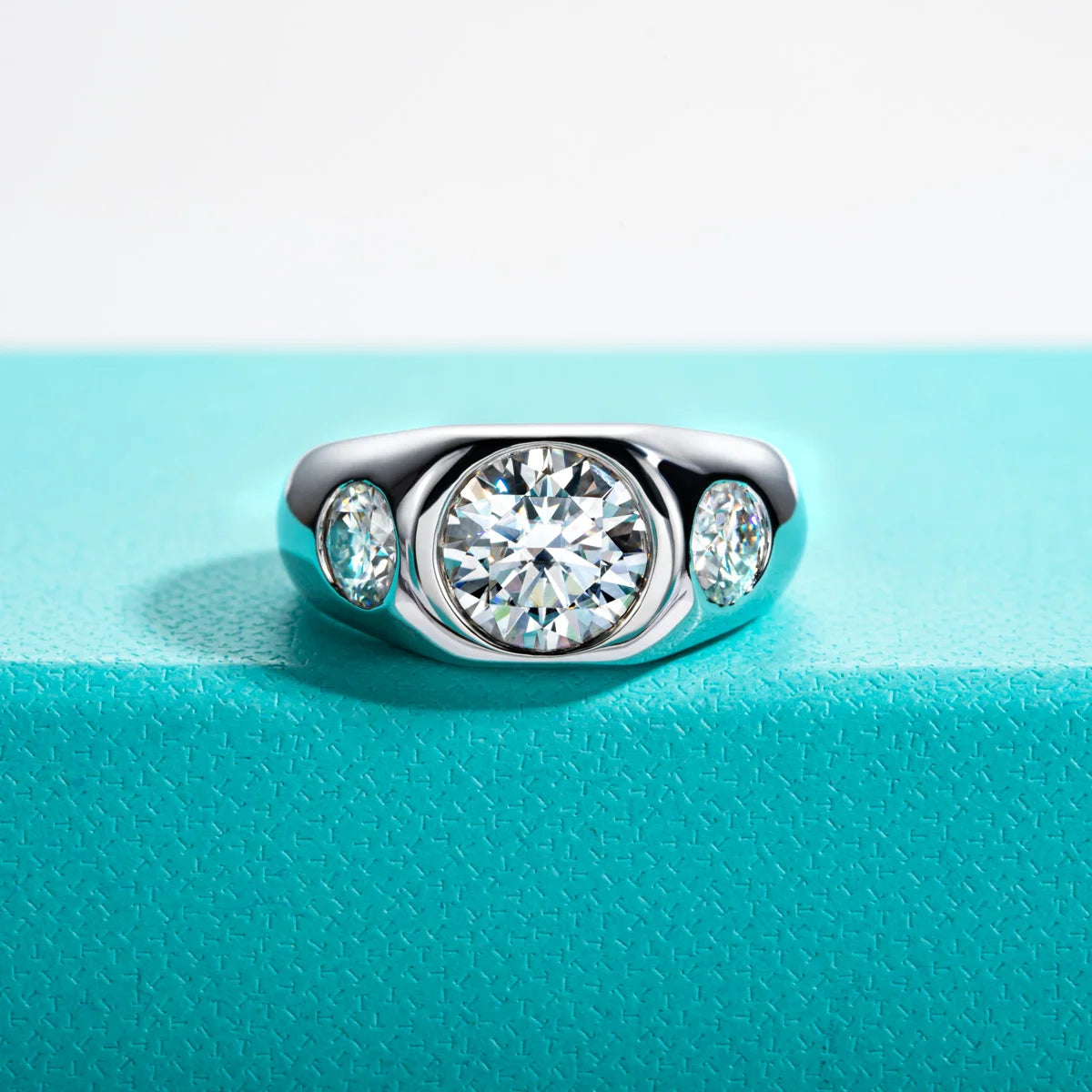 Elegant Moissanite Men Ring. Total 3.0 Carat.
