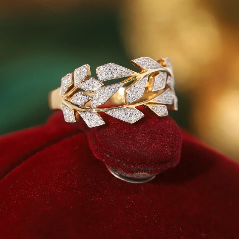 Luxury Fashion Jewelry. Elegant Diamond Rings. 18K Gold.