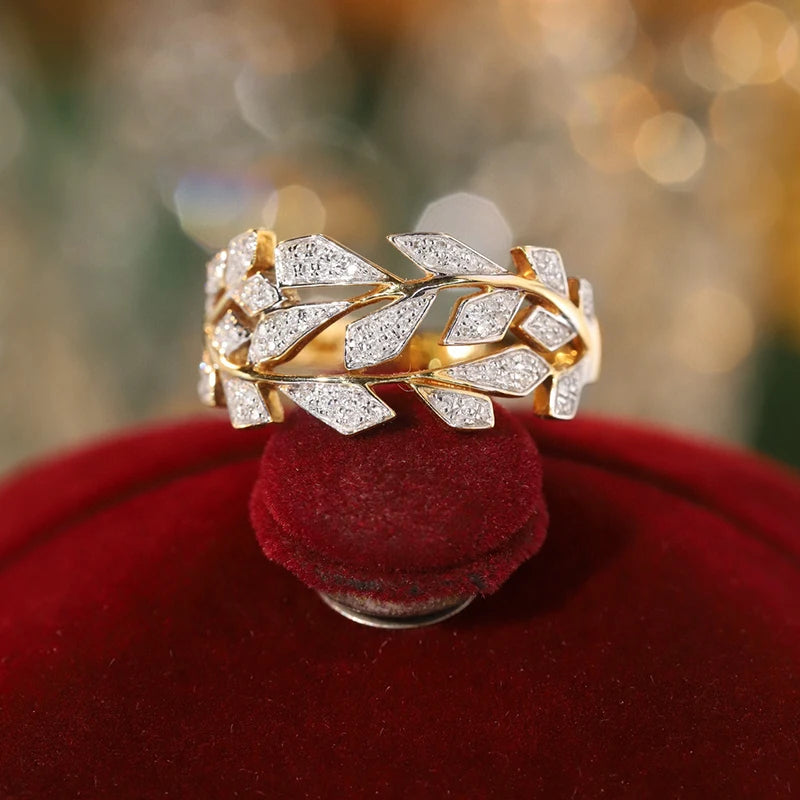 Luxury Fashion Jewelry. Elegant Diamond Rings. 18K Gold.