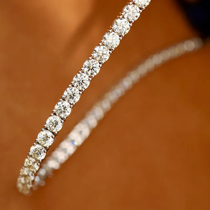 Luxury Natural Diamonds Tennis Bracelets. 7.0 Carat. 18K Gold.