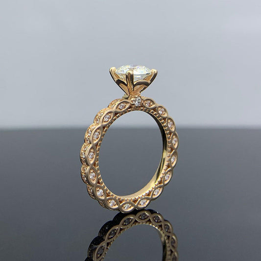 1.0 Carat. Moissanite Engagement Ring. D VVS1.