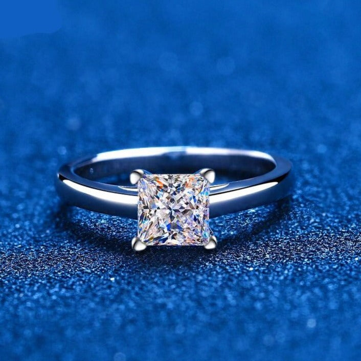 Princess cut moissanite engagement diamond ring