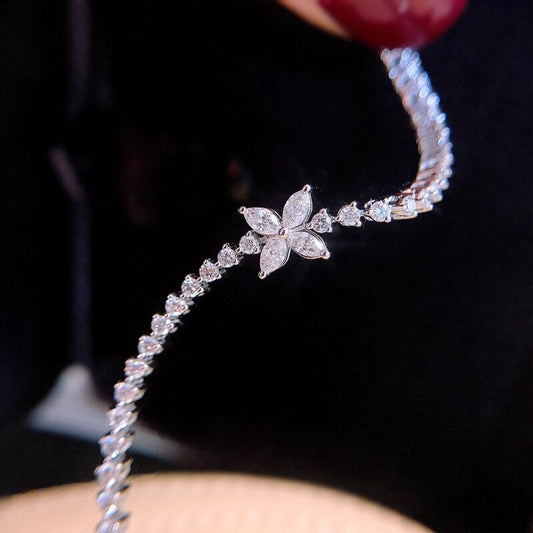 Elegant Diamond Bracelets. 1.95 Carat, Natural Diamond.