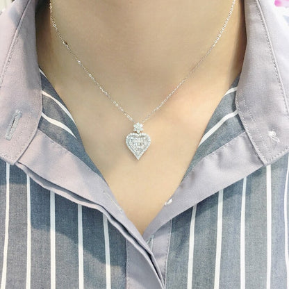 Heart Shaped Diamond Pendant Necklace. 0.45 Carat. 18K White Gold.