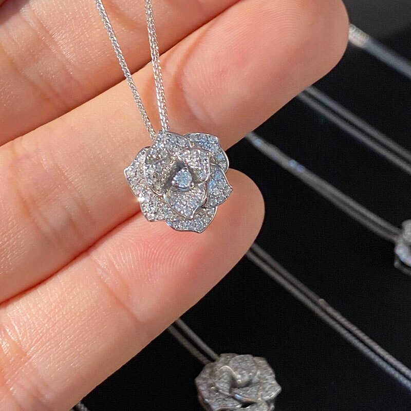 Flower Shape Diamond Pendant Necklace. Natural Diamonds.