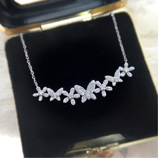Flower Shape Natural Diamond Necklace. 18K White Gold. 