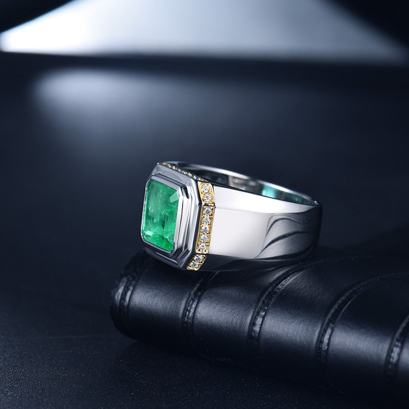 Natural Emerald Men Rings. 2.50 Carat. 18K White Gold.