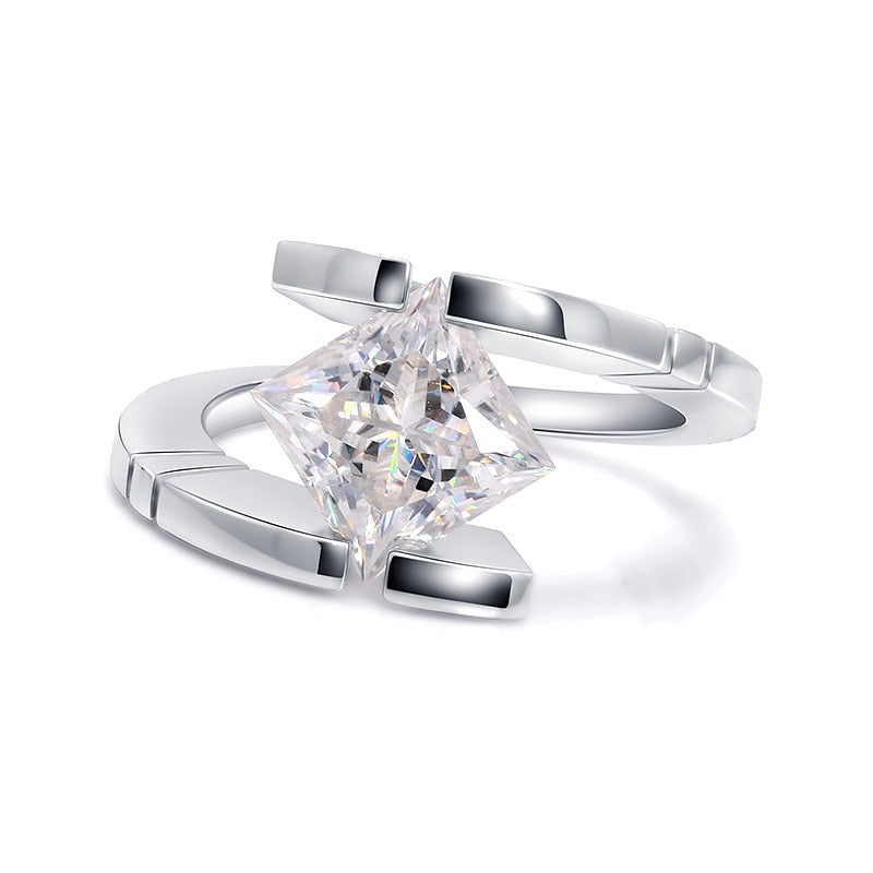 Moissanite Engagement Rings. 1.0 Carat. D VVS1. Princess Cut.