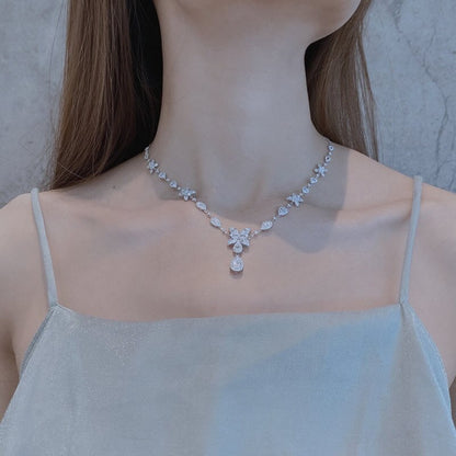 Luxury Diamond Necklaces. 2.0 Carat Natural Diamonds.