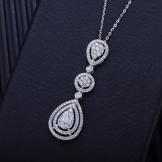 Elegant Diamond Pendant Necklace. 1.05 Carat. Natural Diamonds.