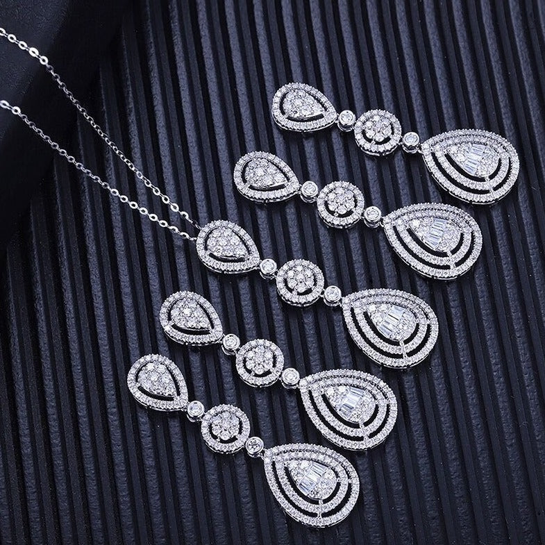 Elegant Diamond Pendant Necklace. 1.05 Carat. Natural Diamonds.