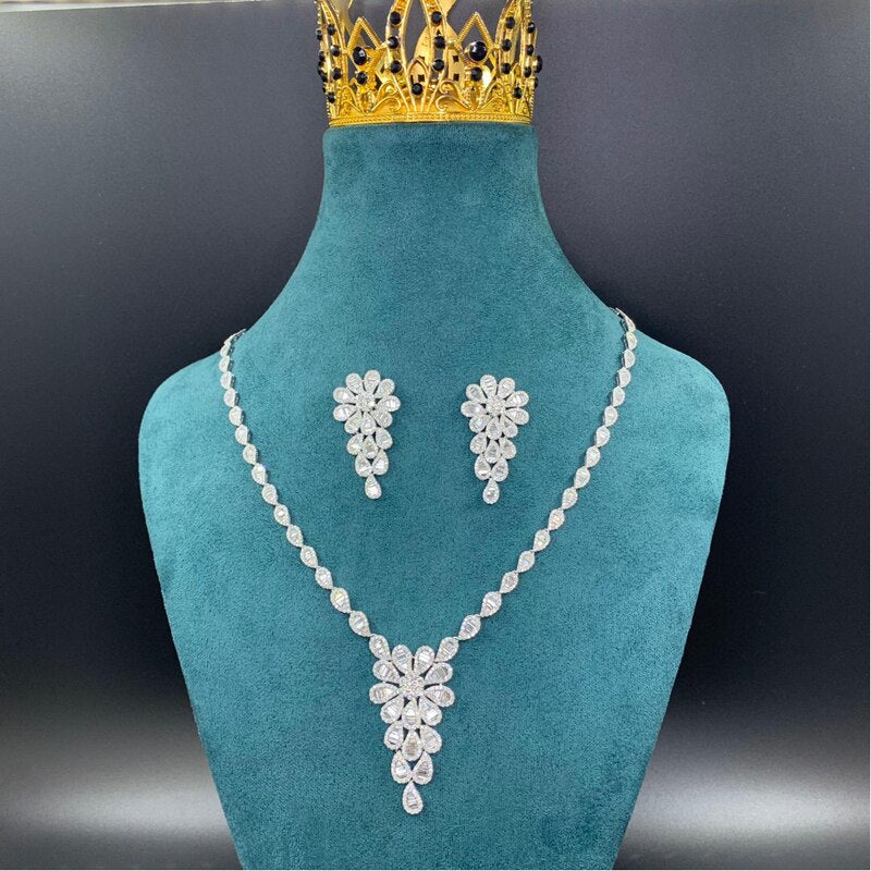 Luxury Diamond Jewelry Set. Necklace, Bracelet, Earrings.