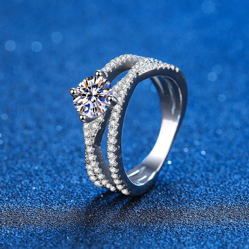 SMILEST 1.5 CT Oval Moissanite Engagement Rings, D Color VVS1 Clarity Lab  Created Diamond Ring 18K White Gold Vermeil Moissanite Side Stone Wedding