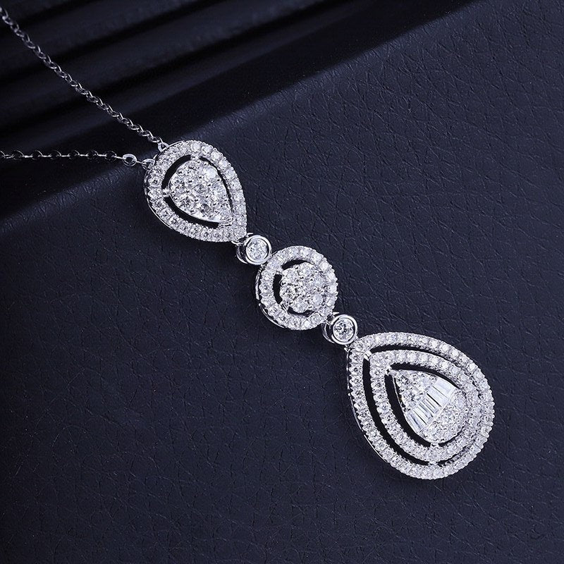Elegant Diamond Pendant Necklace. 1.05 Carat. Natural Diamonds.