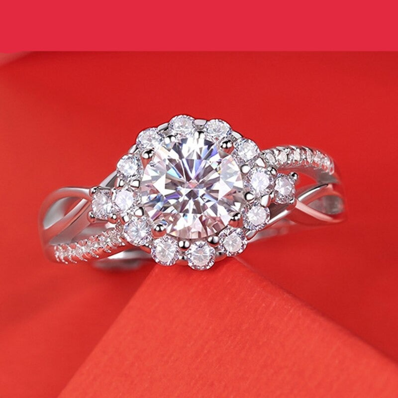 Kaufen Sie einen Moissanit-Ring online. 1,0 Karat, D VVS1, weißvergoldetes Silber.