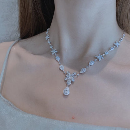 Luxury Diamond Necklaces. 2.0 Carat Natural Diamonds.