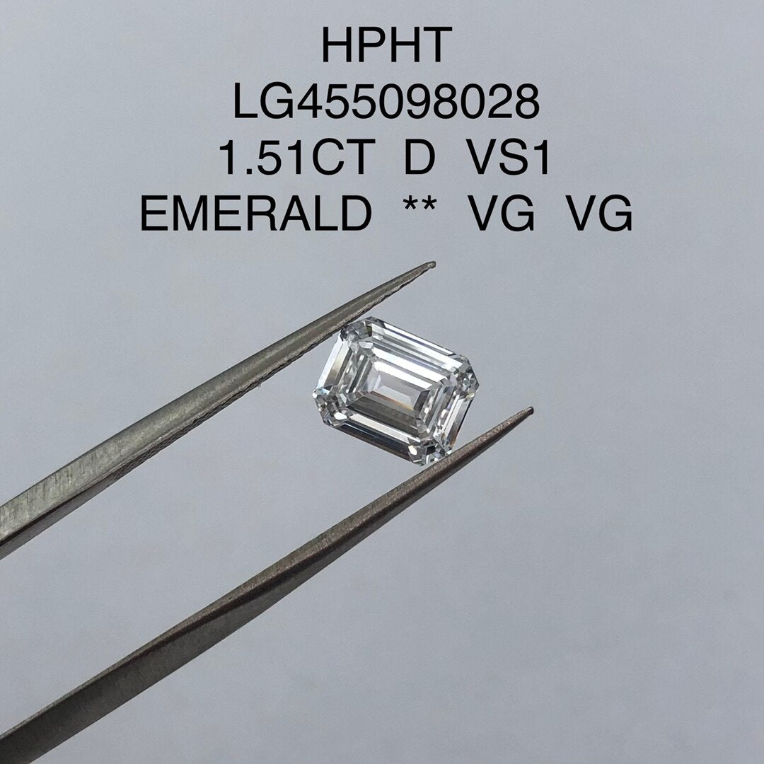IGI Diamond. Emerald Shape. Lab-Grown Diamond. 1.0 to 3.0 Carat. D VVS.