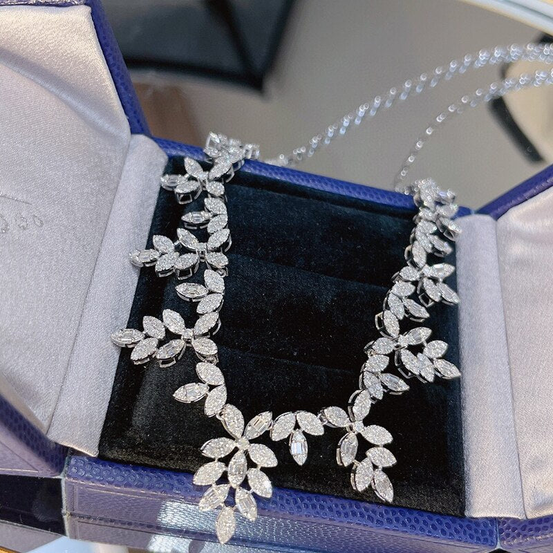 Luxury Diamond Necklaces. 4.0 Carat Natural Diamonds.