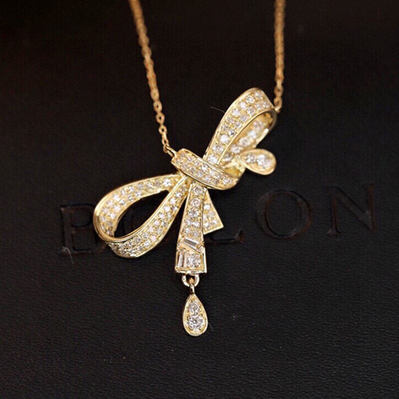 Elegant Diamond Necklaces. Yellow Gold. Natural Diamonds.