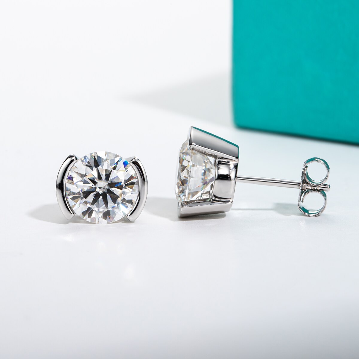 Moissanite Stud Earrings. 1.0 - 2.0 Carat. D VVS1. 18K Gold Plated Silver.