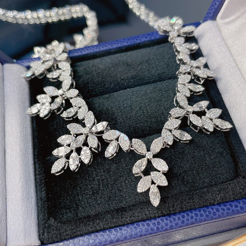 Luxury Diamond Necklaces. 4.0 Carat Natural Diamonds.