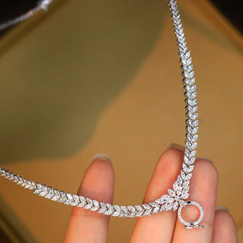 Luxury Natural Diamond Necklaces. 7.0 Carat. 18K White Gold.