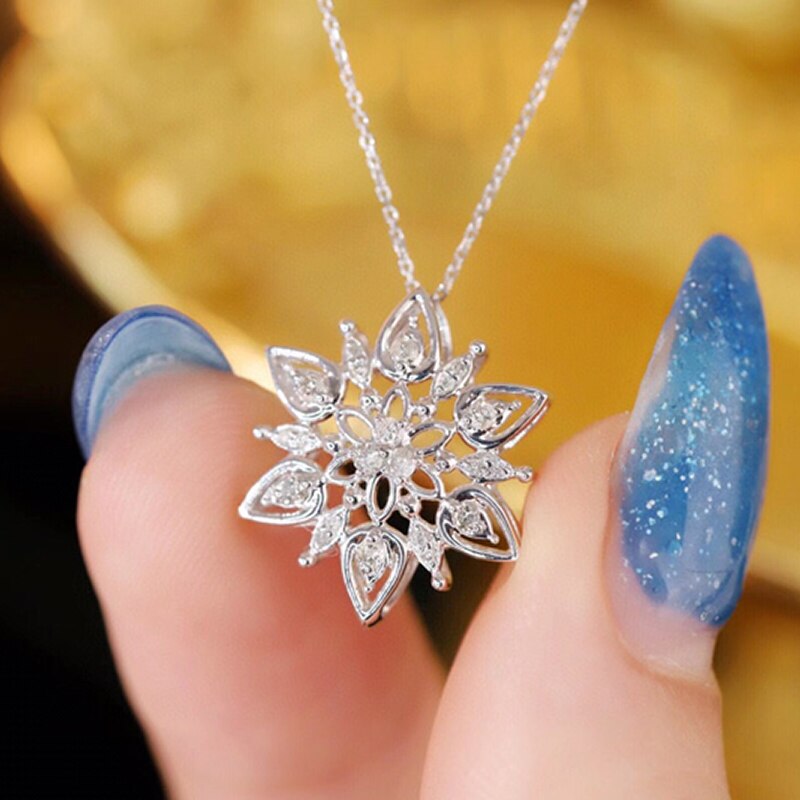 Lovely Flower Snowflake Diamond Necklace. Natural Diamonds.